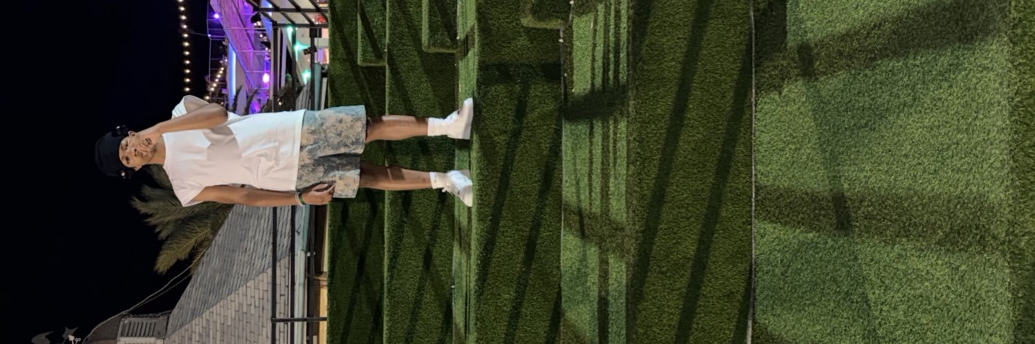 xoTroi's profile banner image
