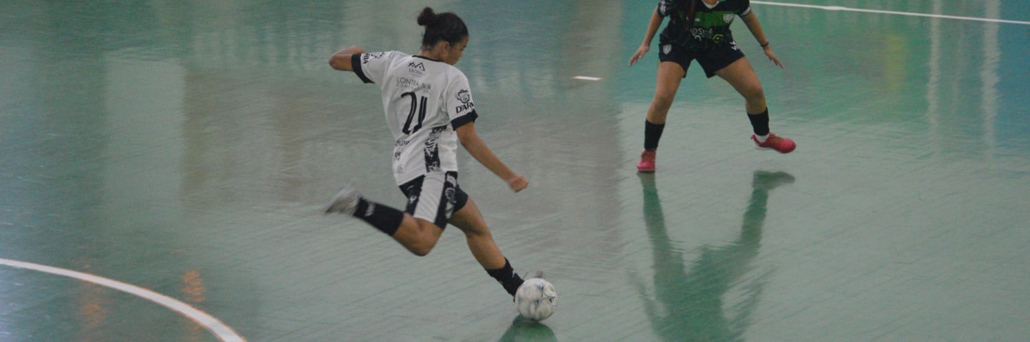 thaislb10's profile banner image