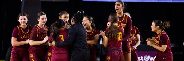 Lili_Seattle Profile Banner