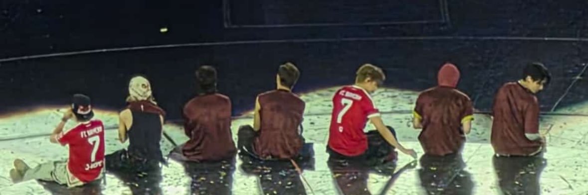 13_laura1's profile banner image