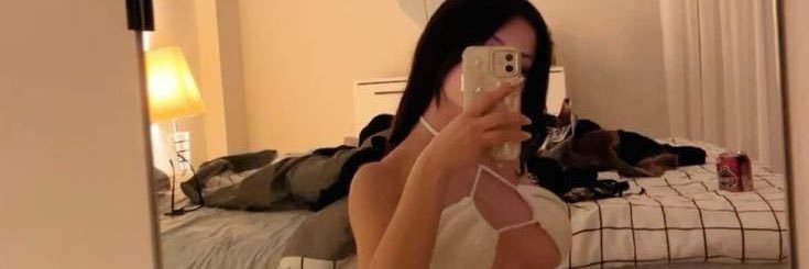 burcumm575's profile banner image
