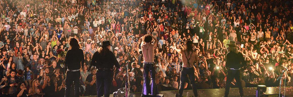 Moderatto Army banner