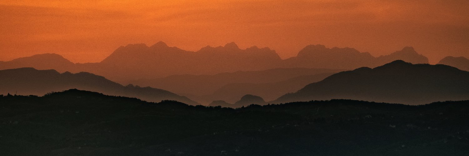 AnaBenje's profile banner image