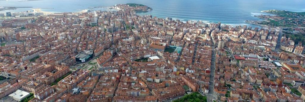 César González banner