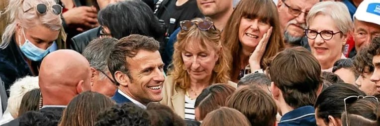 Team Macron banner