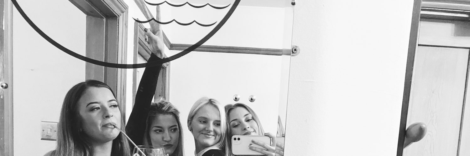 __lozzzz's profile banner image