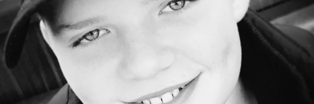 debiyoung35's profile banner image