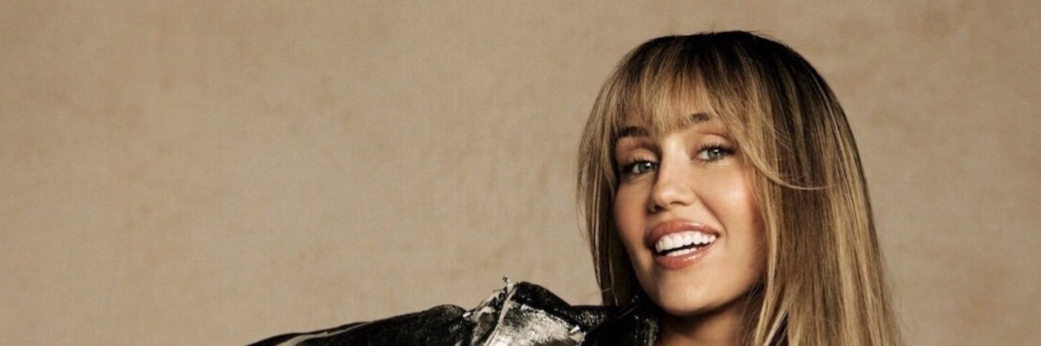 LEIA LOVES HANNAH 🎸 banner