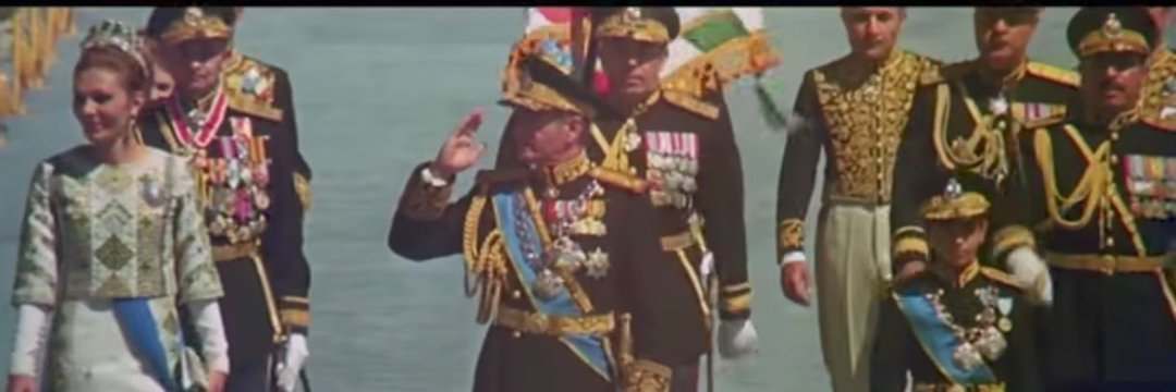 𝑯𝒆𝒍𝒆𝒏, 𝒔𝒕𝒓𝒐𝒏𝒈 𝒒𝒖𝒆𝒆𝒏; 𝒃𝒓𝒂𝒗𝒆 banner