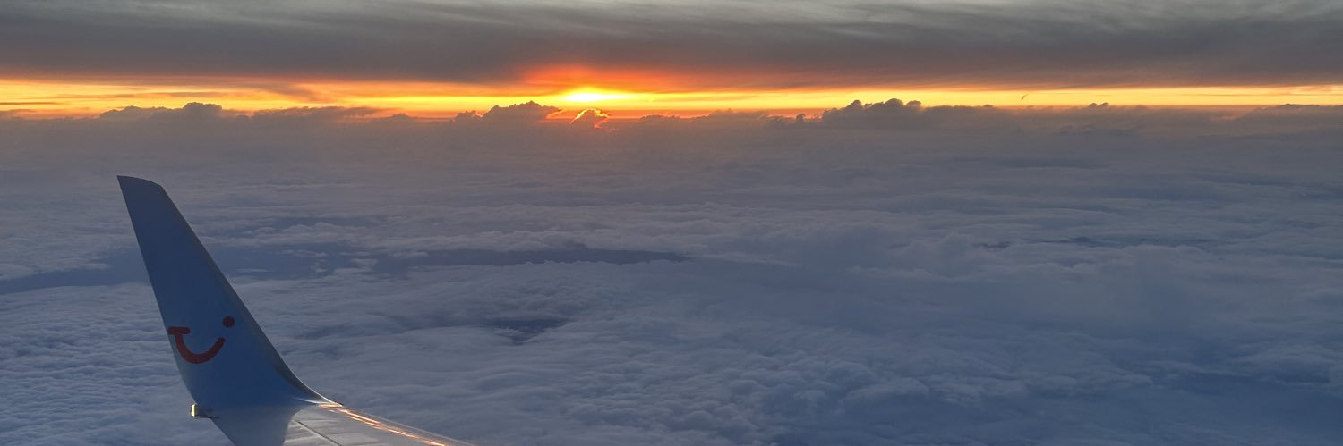 loladxlva's profile banner image