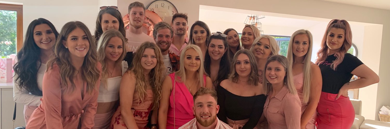 nia_bevs's profile banner image