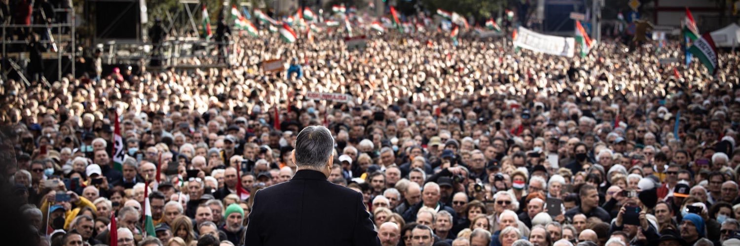 Orbán Viktor's banner