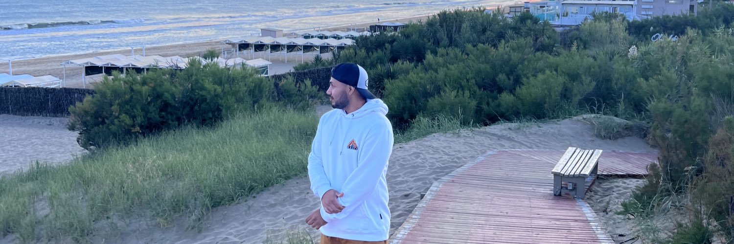 nicoov's profile banner image