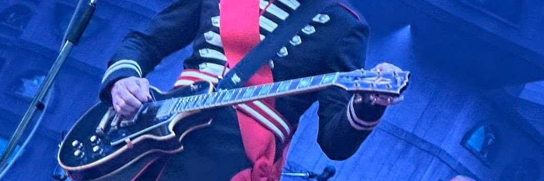 🍉 ray toro's right foot /MCR 8/22 ദ്ദി ˉ͈̀꒳ˉ͈́ )✧'s banner