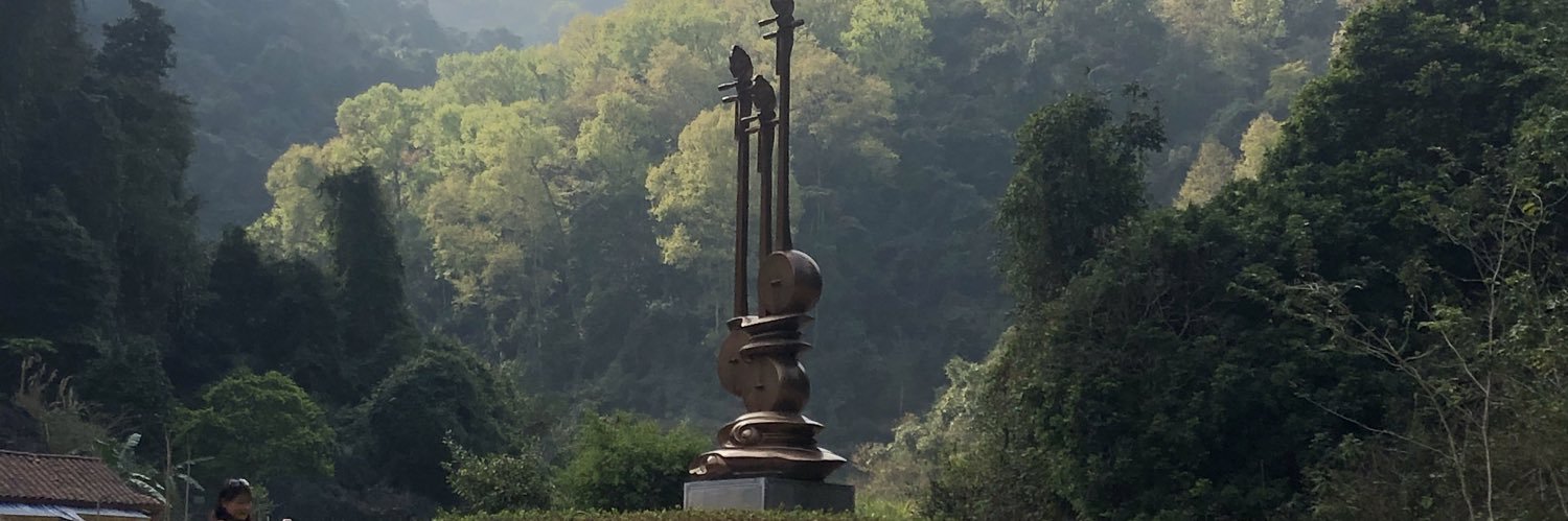 Hoàng Thân banner