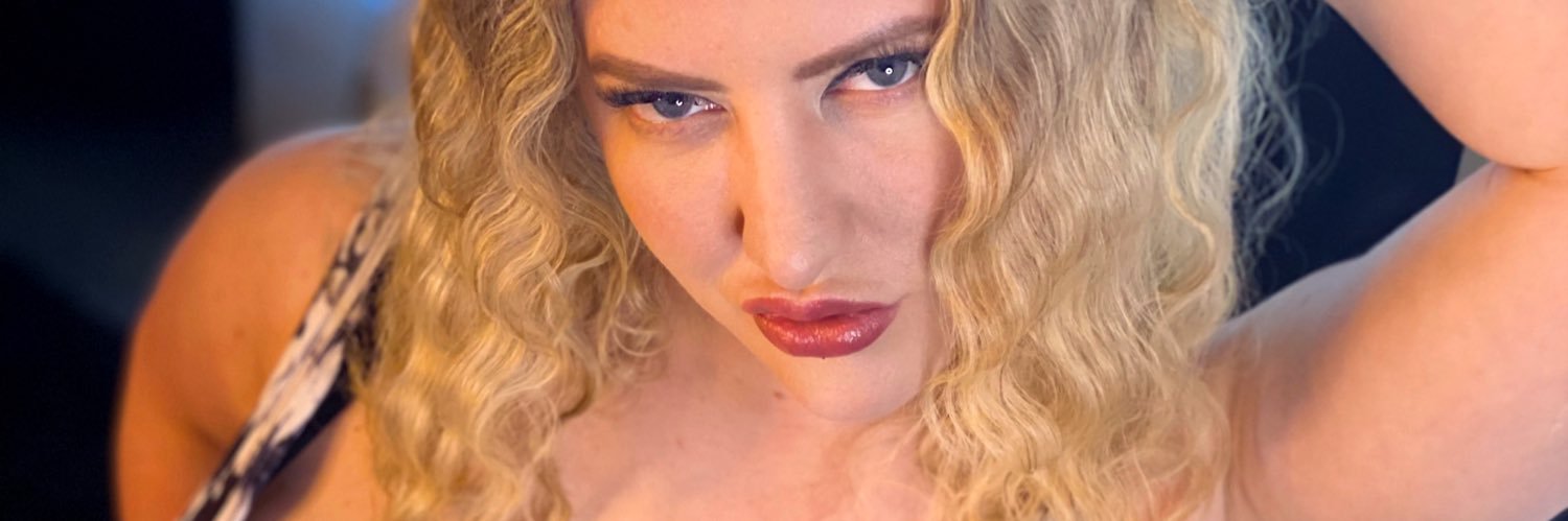 Mistress 𝒞𝐻𝐸𝑅𝑅𝒴 𝒯𝒪𝑅𝒩 🍒 banner