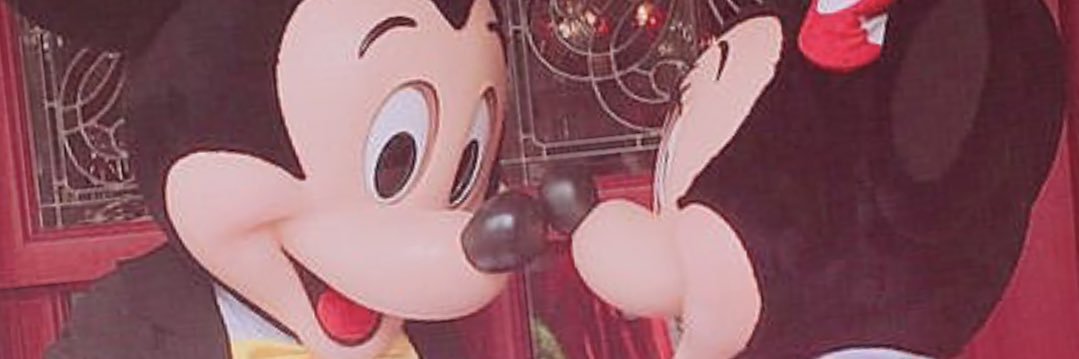 momm_iz's profile banner image