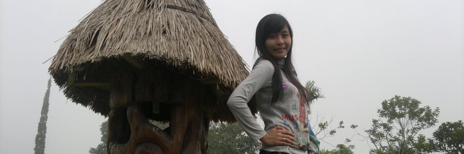 RembetDeborah's profile banner image