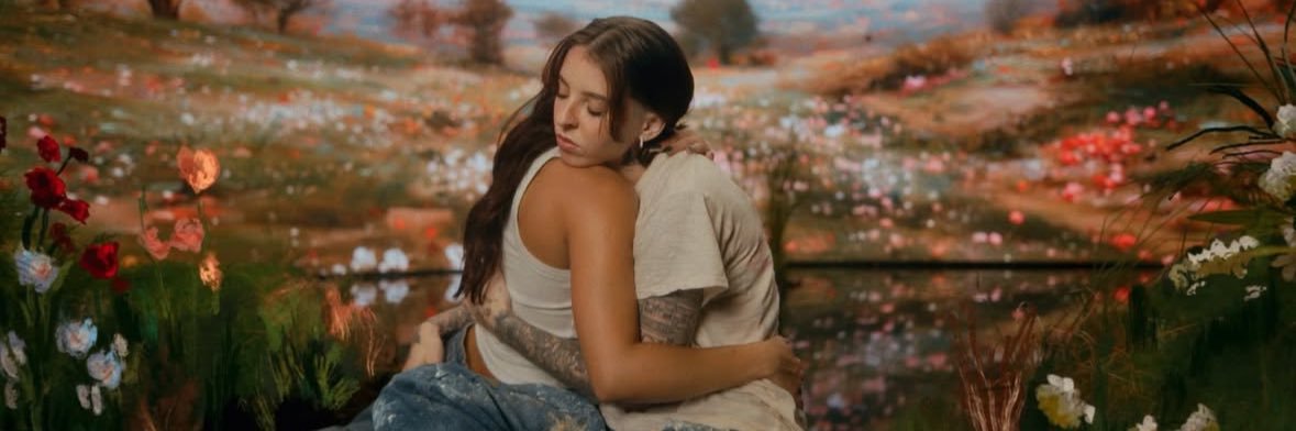 it’s Alee-!🦂🖤 banner