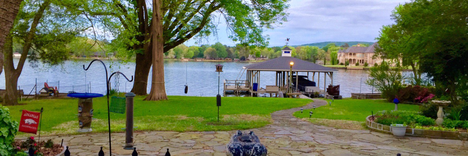 vickivowell's profile banner image
