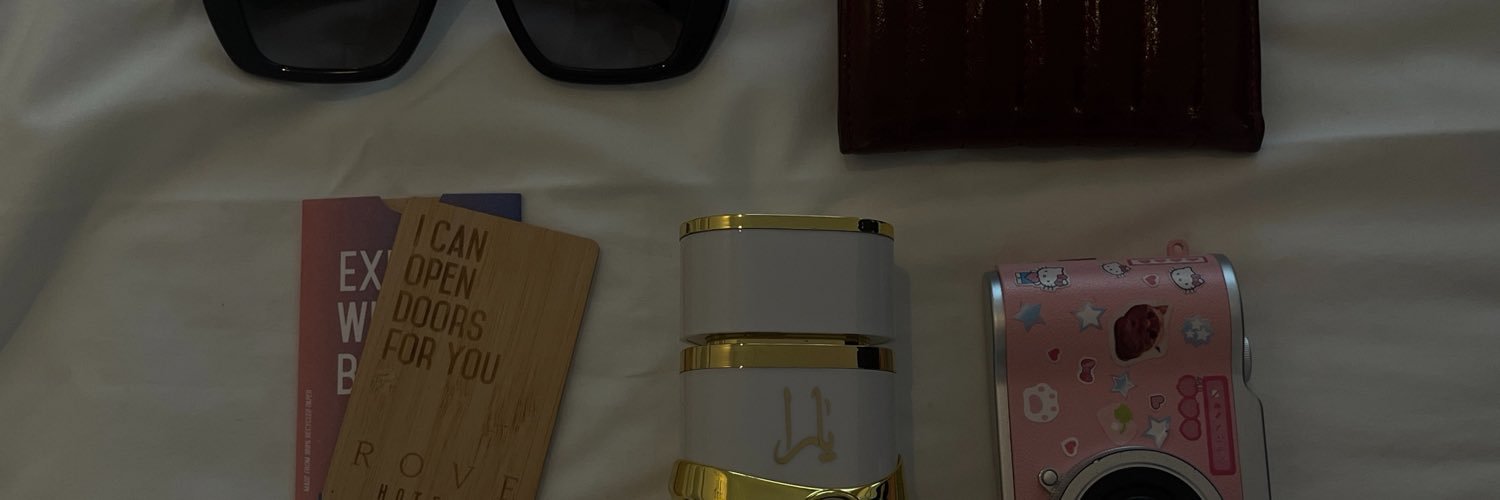 roanmartinee's profile banner image