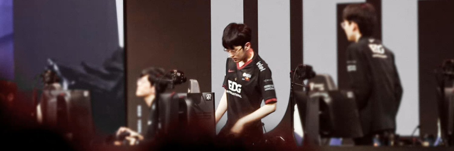 WenKoi1's profile banner image