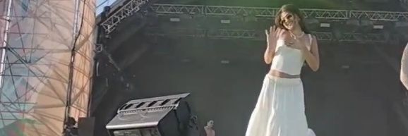 lena. banner