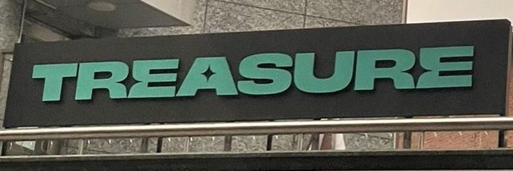 K banner