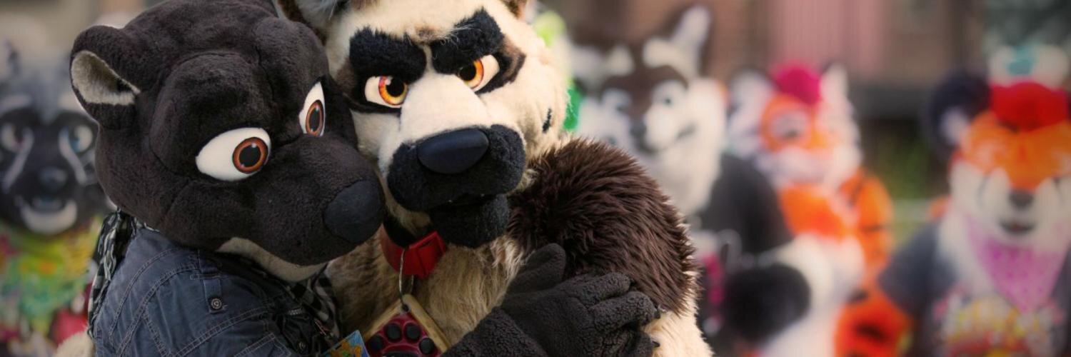 Mozee's profile banner image