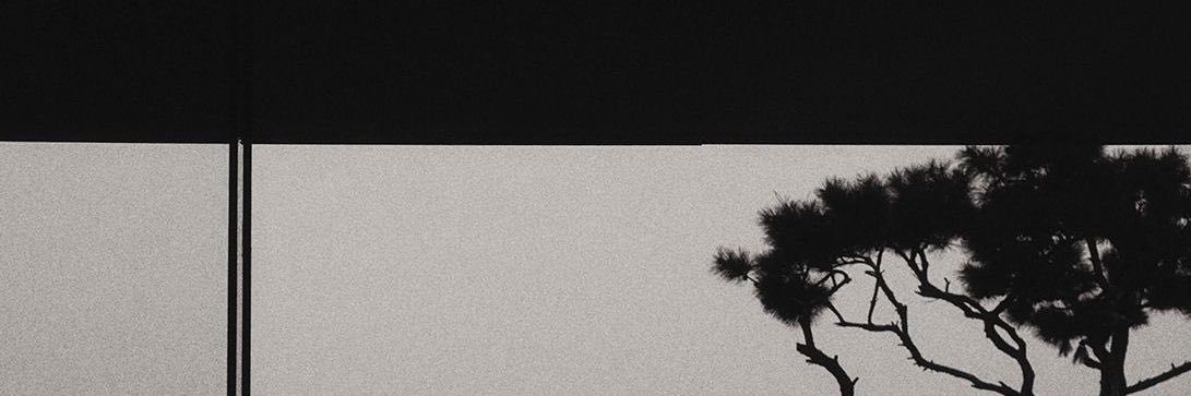 ＬＥＥ ＫＮＯＷ ＧＵＣＣＩ ＥＲＡ ¹⁸⁺ banner