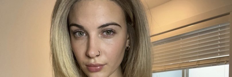 Rileywoodx(Andy mary) the hottest girl here banner