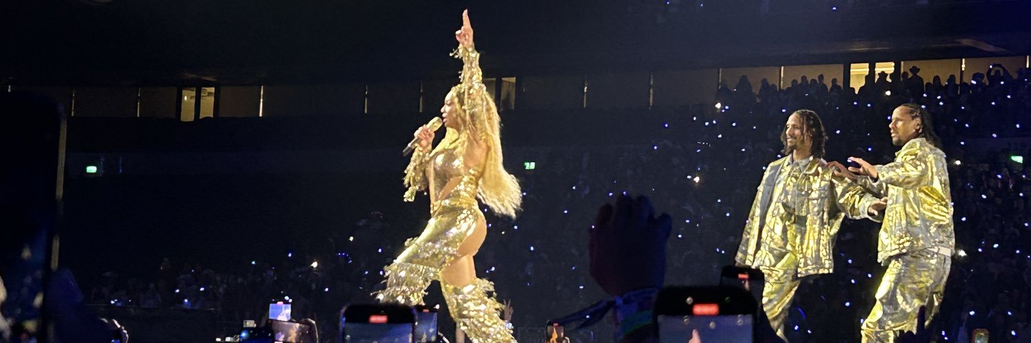 amybatchh's profile banner image