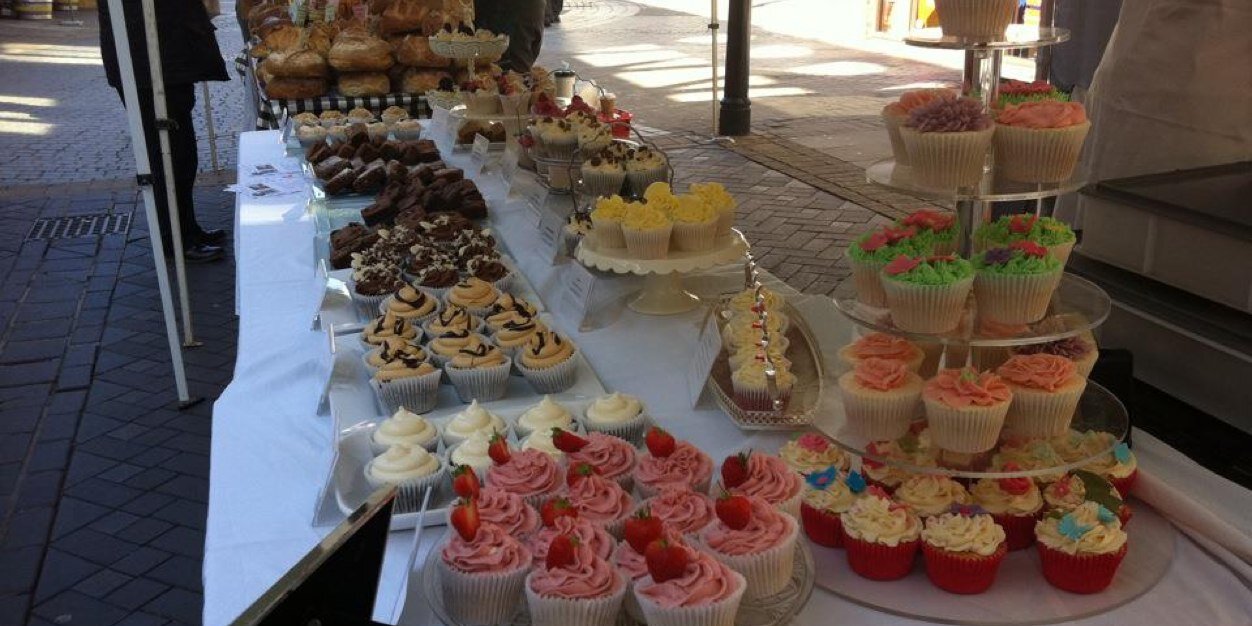 LoveaCupcake's profile banner image