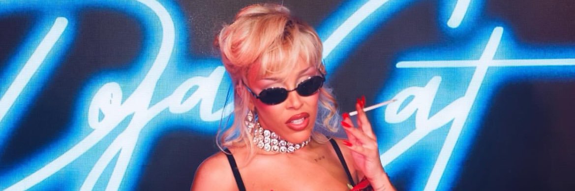 Dojacat_11M's profile banner image