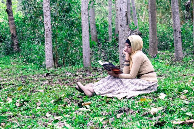 PutriMoniara's profile banner image