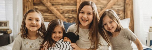 Emily_Molitor Profile Banner