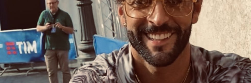 leila💐 banner
