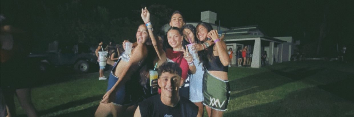 viickygarciaaa_'s profile banner image
