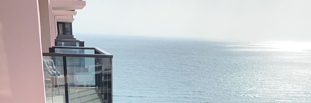 Younng_Mo's profile banner image