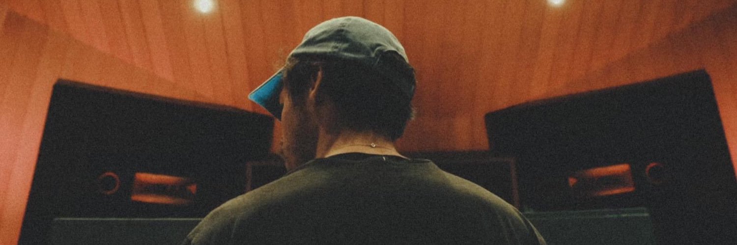 valejns's profile banner image
