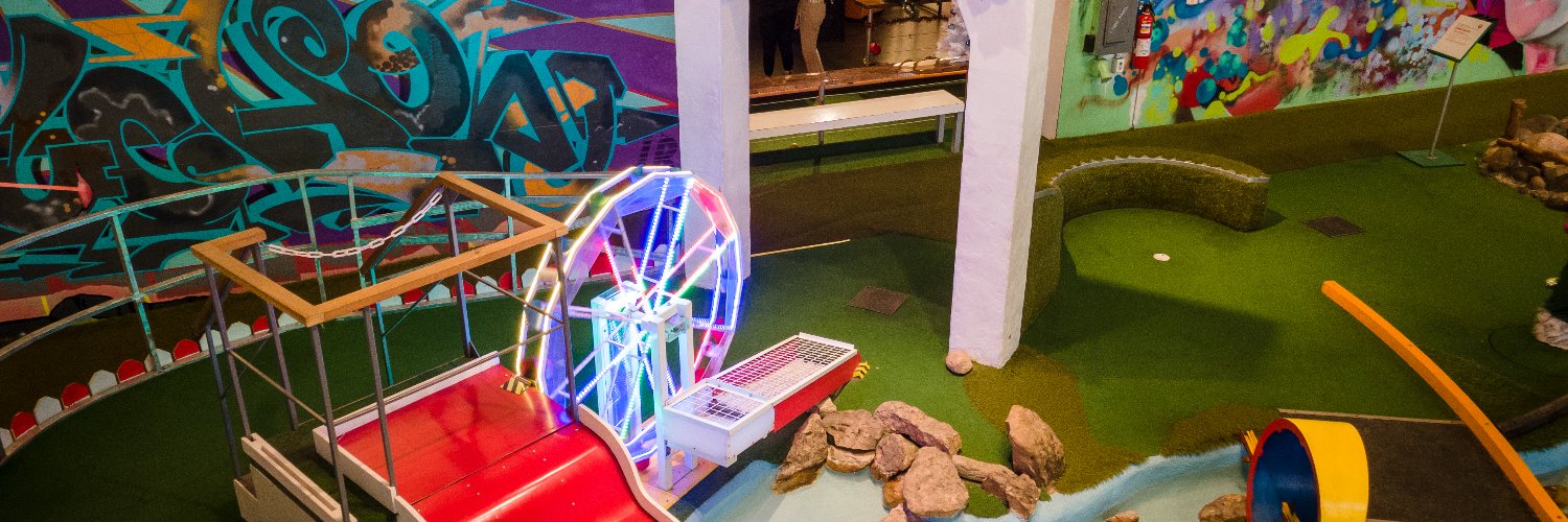 Can Can Wonderland banner