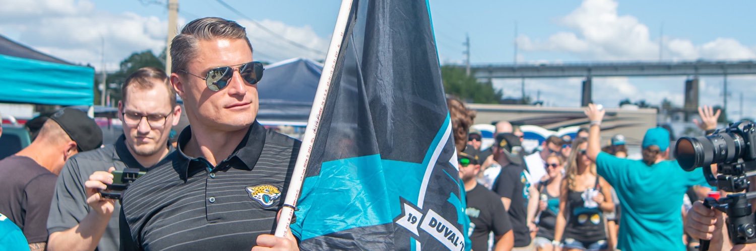 MDMyAyy's profile banner image