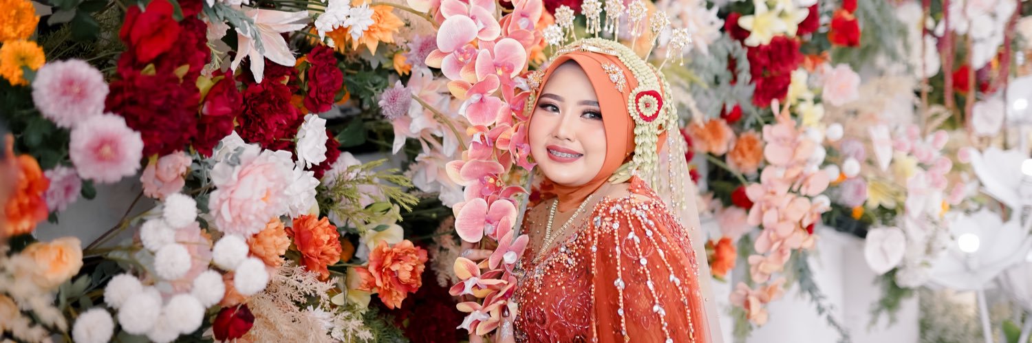 nurlailinn's profile banner image