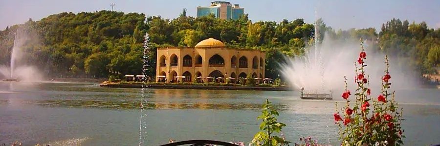 ماهِ بی‌نشان's banner