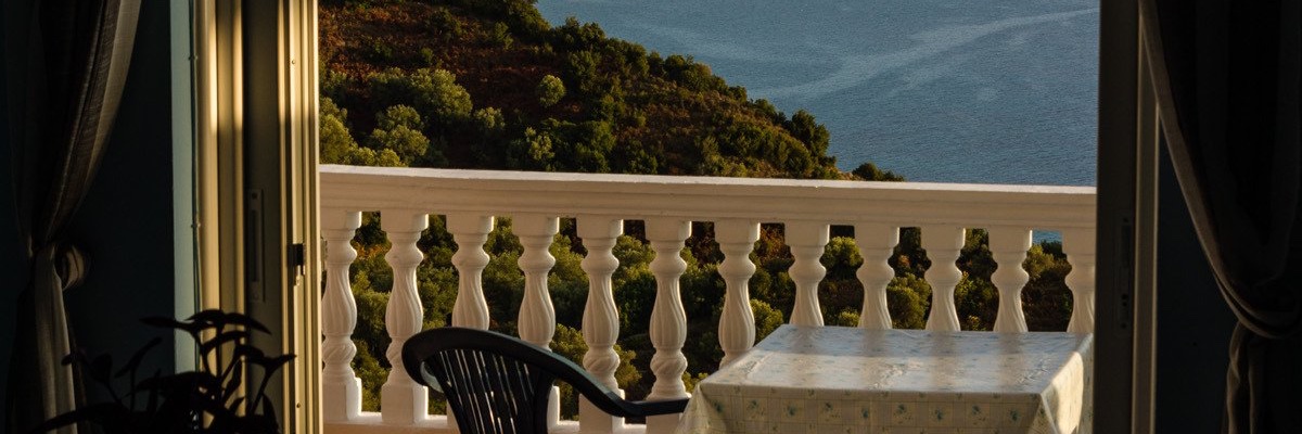 niluminous's profile banner image