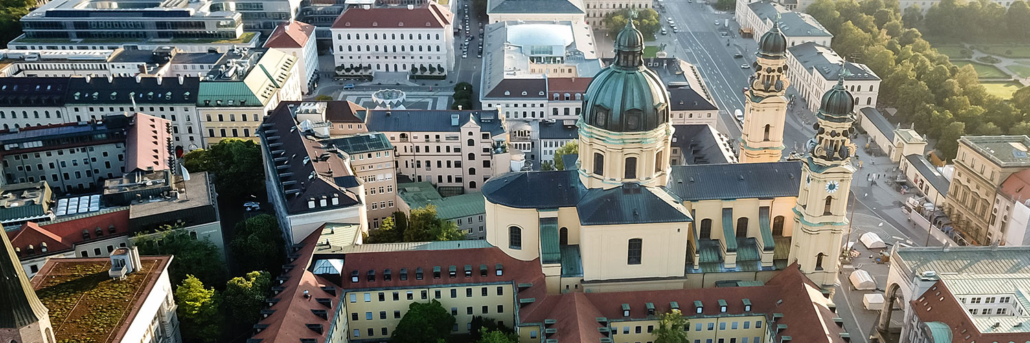 Wissenschafts- und Kunstministerium Bayern's banner