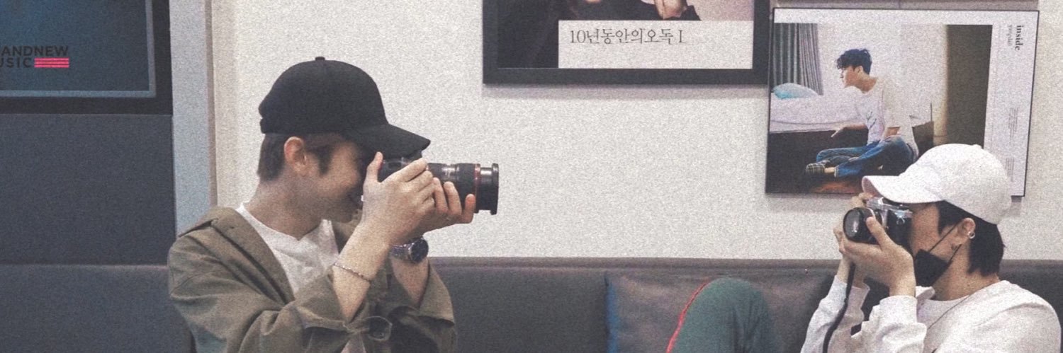 b_20780's profile banner image