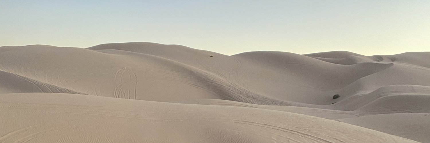 ellurrr's profile banner image