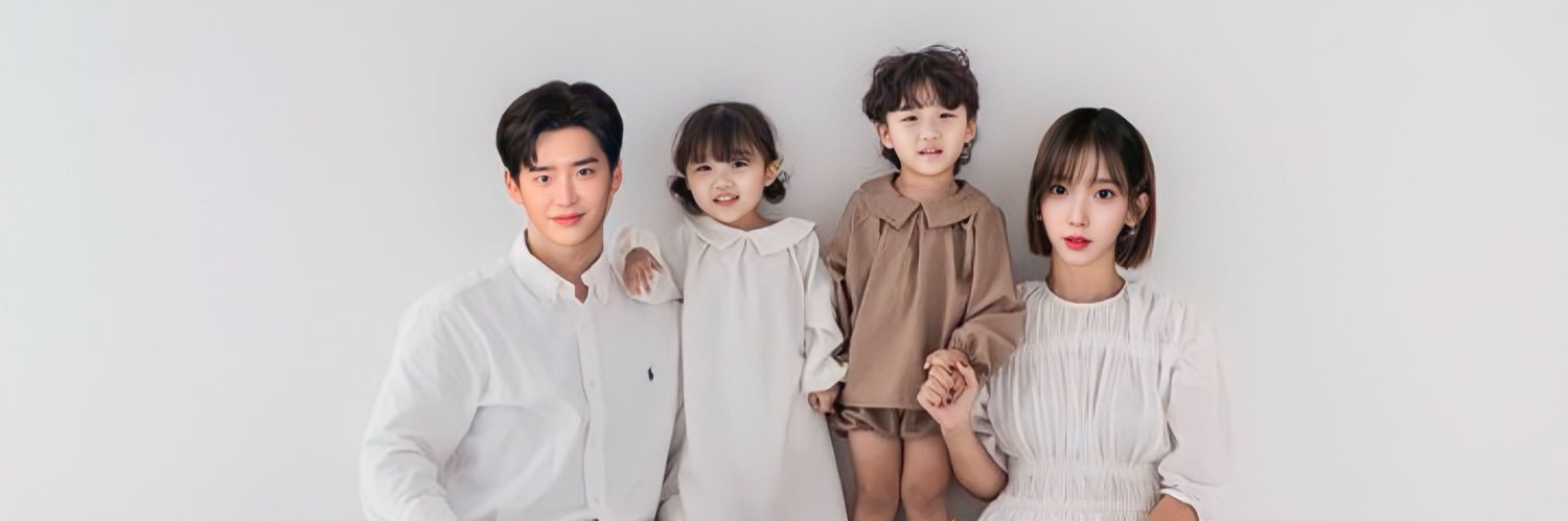 xongsuk's profile banner image