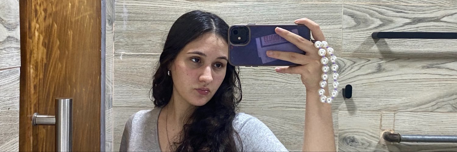 vaaleeeeeeennnn's profile banner image